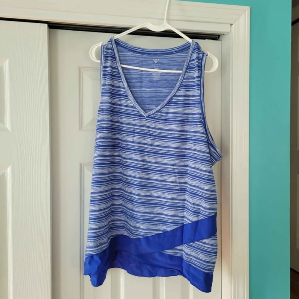 Livi Active By Lane Bryant Blue Heathered Top Size 22/24